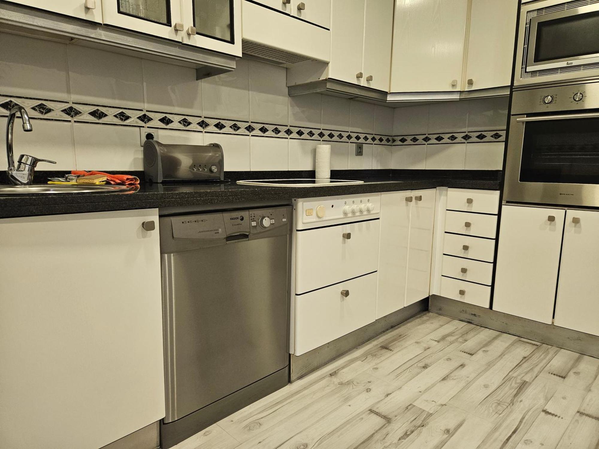 127A Apartamento 3 Habitaciones Cerca De La Playa Gijón Exteriör bild